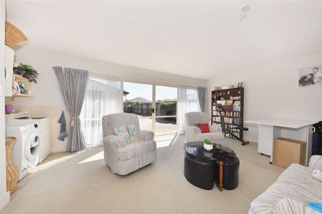 Photo of property in 8 Rustic Lane, Spreydon, Christchurch, 8024