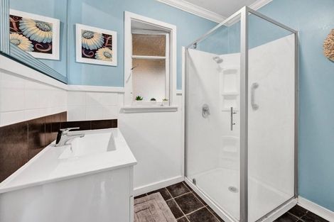 Photo of property in 6 Moana Crescent, Blagdon, New Plymouth, 4310