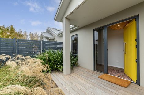 Photo of property in 2 Willowbrook Place, Clive, 4102