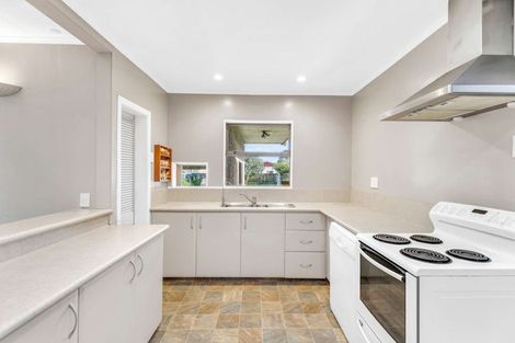Photo of property in 87 Queen Street West, Levin, 5510