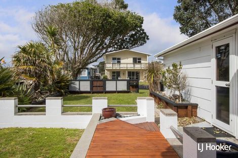 Photo of property in 28 Ocean View Road, Waihi Beach, 3611