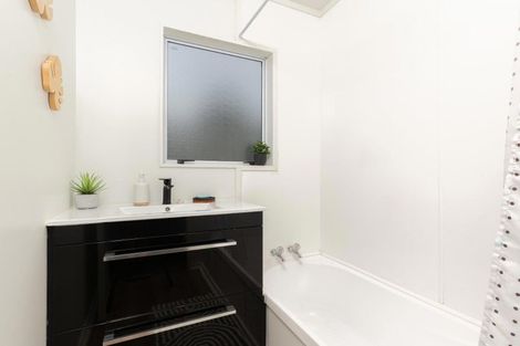 Photo of property in 20 Kentwood Drive, Woodridge, Wellington, 6037