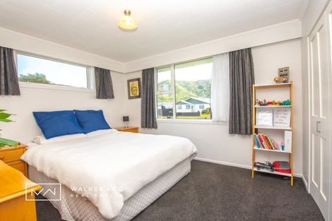 Photo of property in 16 Kentucky Street, Totara Park, Upper Hutt, 5018