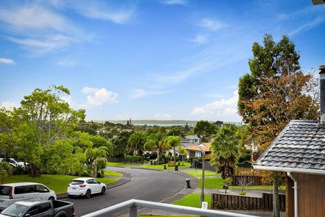 Photo of property in 11 Jenelin Road, Glendene, Auckland, 0602