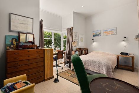 Photo of property in 70 Te Wharepouri Street, Berhampore, Wellington, 6023