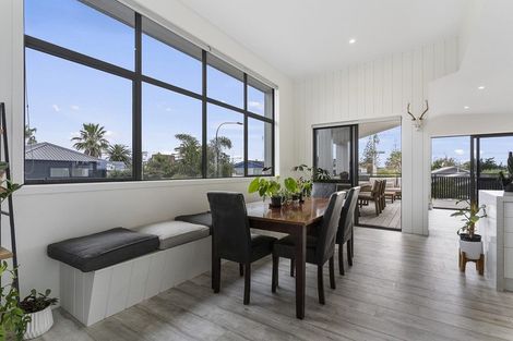 Photo of property in 1312 Papamoa Beach Road, Papamoa Beach, Papamoa, 3118