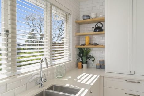 Photo of property in 6 Kervil Avenue, Te Atatu Peninsula, Auckland, 0610