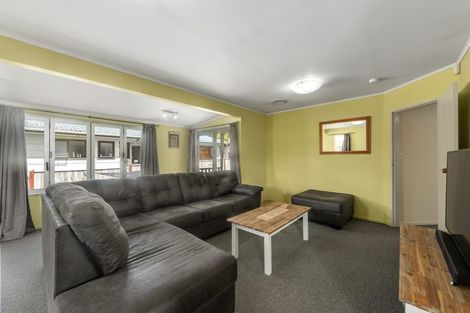 Photo of property in 41 Hartford Crescent, Totara Park, Upper Hutt, 5018