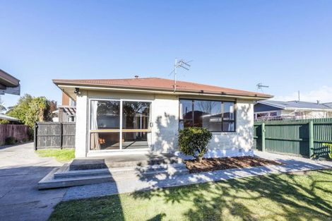 Photo of property in 11 Eglinton Street, Avondale, Christchurch, 8061