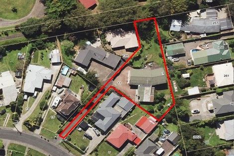 Photo of property in 11 Hillcrest Avenue, Hillcrest, Auckland, 0627