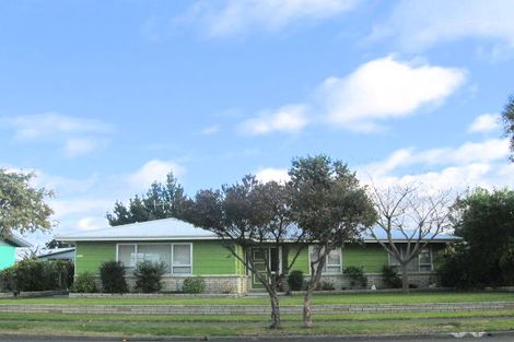 Photo of property in 8 Tait Drive, Greenmeadows, Napier, 4112