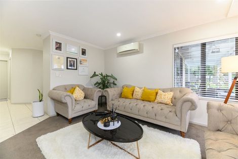 Photo of property in 99a Awaroa Road, Sunnyvale, Auckland, 0612