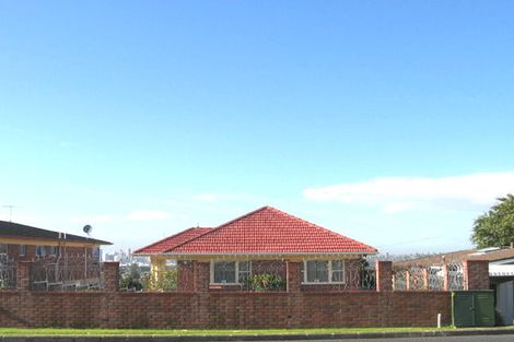 Photo of property in 101 Pupuke Road, Northcote, Auckland, 0627