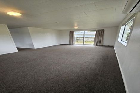 Photo of property in 71 Queenwood Road, Levin, 5510