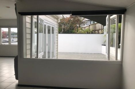 Photo of property in 17b Warwick Street, Morningside, Auckland, 1022