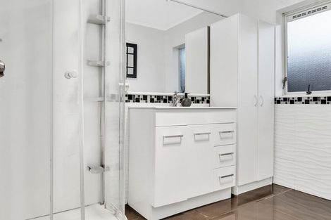 Photo of property in 30 Sheriff Place, Randwick Park, Auckland, 2105