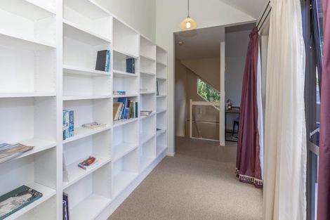 Photo of property in 2 Pukatea Close, Raumati Beach, Paraparaumu, 5032