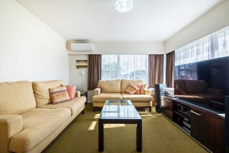 Photo of property in 2/28b Sunnynook Road, Sunnynook, Auckland, 0620