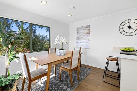 Photo of property in 2/18 Edgeworth Road, Glenfield, Auckland, 0629