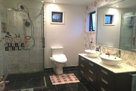 Photo of property in 1420 Whangaparaoa Road, Army Bay, Whangaparaoa, 0930