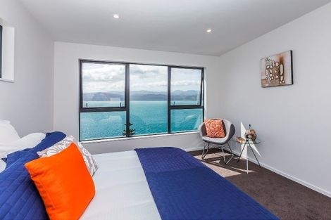 Photo of property in 67 Pretoria Road, Karaka Bays, Wellington, 6022