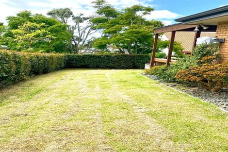 Photo of property in 12 Chadlington Avenue, Henderson, Auckland, 0612