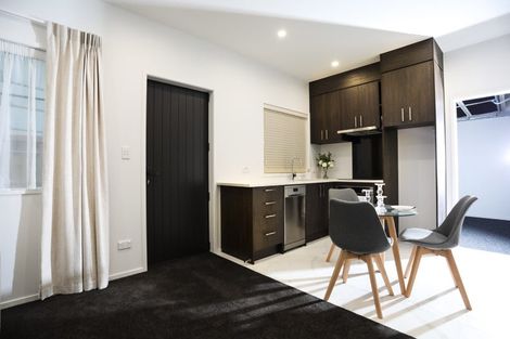 Photo of property in 10 Poutawa Lane, Clarks Beach, 2122