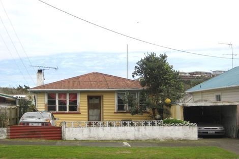 Photo of property in 70 Pioneer Road, Moturoa, New Plymouth, 4310