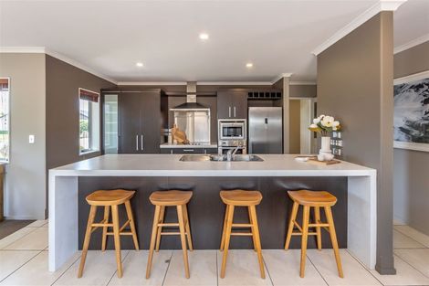 Photo of property in 8 Springside Place, Redwood, Christchurch, 8051