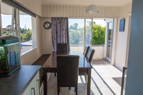 Photo of property in 37 Mason Street, New Lynn, Auckland, 0600