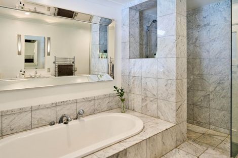 Photo of property in 43 The Crescent, Roseneath, Wellington, 6011