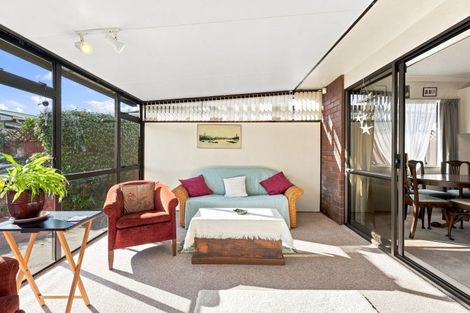 Photo of property in 2 Warwick Place, Springvale, Whanganui, 4501