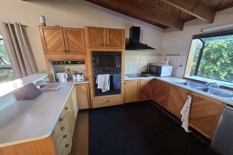 Photo of property in 8 Churchouse Road, Greenhithe, Auckland, 0632