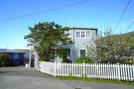 Photo of property in 6 Durham Street, Picton, 7220