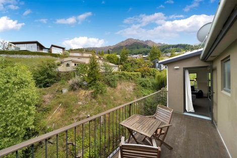 Photo of property in 3a Aspen Grove, Fernhill, Queenstown, 9300