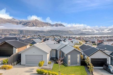 Photo of property in 8 The Heights Avenue, Wanaka, 9305
