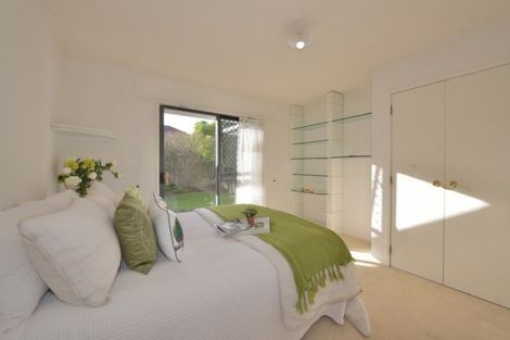 Photo of property in 32 Currell Way, Somerville, Auckland, 2014