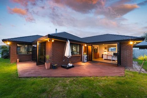 Photo of property in 12 Walnut Grove, Kelvin Grove, Palmerston North, 4414