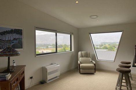 Photo of property in 9 Fastness Crescent, Wanaka, 9305