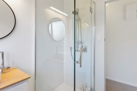 Photo of property in 1/2 Vodanovich Road, Te Atatu South, Auckland, 0610