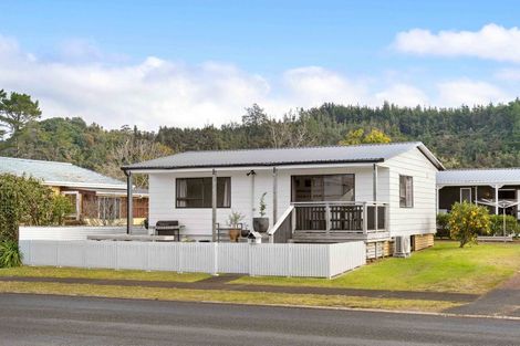 Photo of property in 122a Mayfair Avenue, Whangamata, 3620