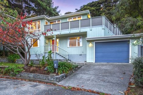 Photo of property in 1 Kenef Road, Paremata, Porirua, 5024