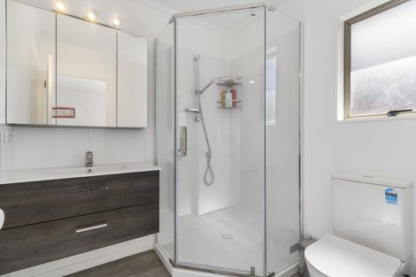 Photo of property in 16a Kokiri Street, Te Atatu South, Auckland, 0610