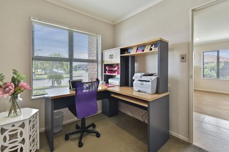 Photo of property in 17 Belfry Place, Wattle Downs, Auckland, 2103