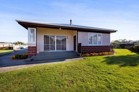 Photo of property in 389 Waihi Road, Normanby, Hawera, 4614
