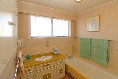 Photo of property in 39 Lowes Place, Solway, Masterton, 5810