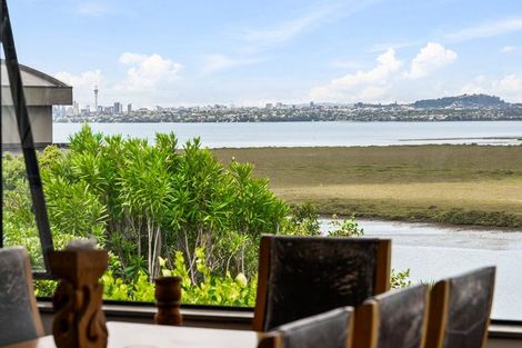 Photo of property in 19 Constable Lane, West Harbour, Auckland, 0618