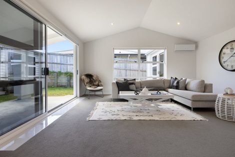 Photo of property in 2 Tuaia Street, Pyes Pa, Tauranga, 3112