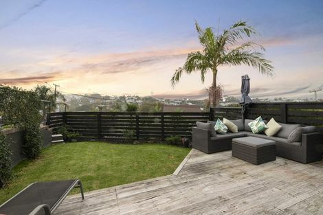 Photo of property in 2/38 Penzance Road, Mairangi Bay, Auckland, 0630
