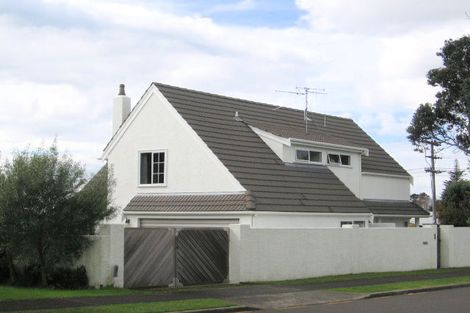 Photo of property in 1 Lydbrook Place, Otumoetai, Tauranga, 3110